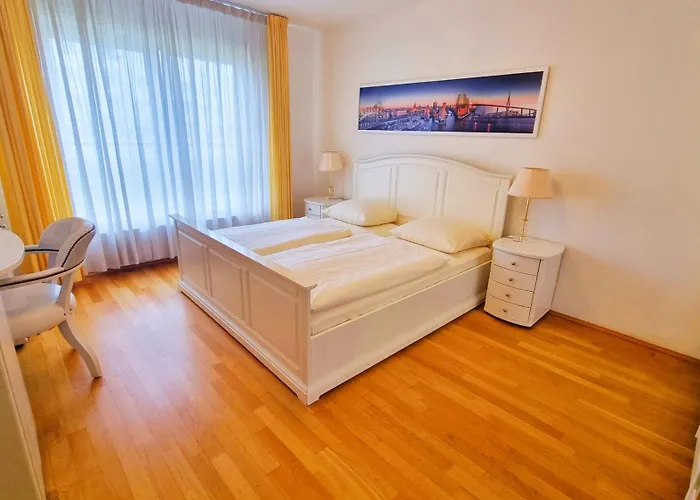Newlivinghome Residenzhotel 4*